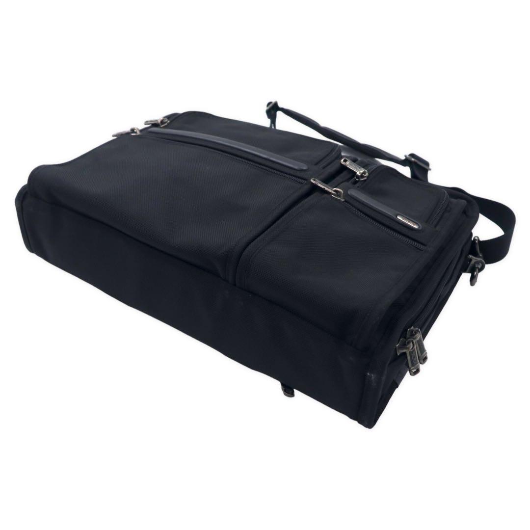 TUMI Compact Large Screen Computer 2-Way Briefcase Business Bag Shoulder Bag Black PC Storage G4.4 Series COMPACT LARGE SCREEN COMPUTER BRIEF 26114 Strap