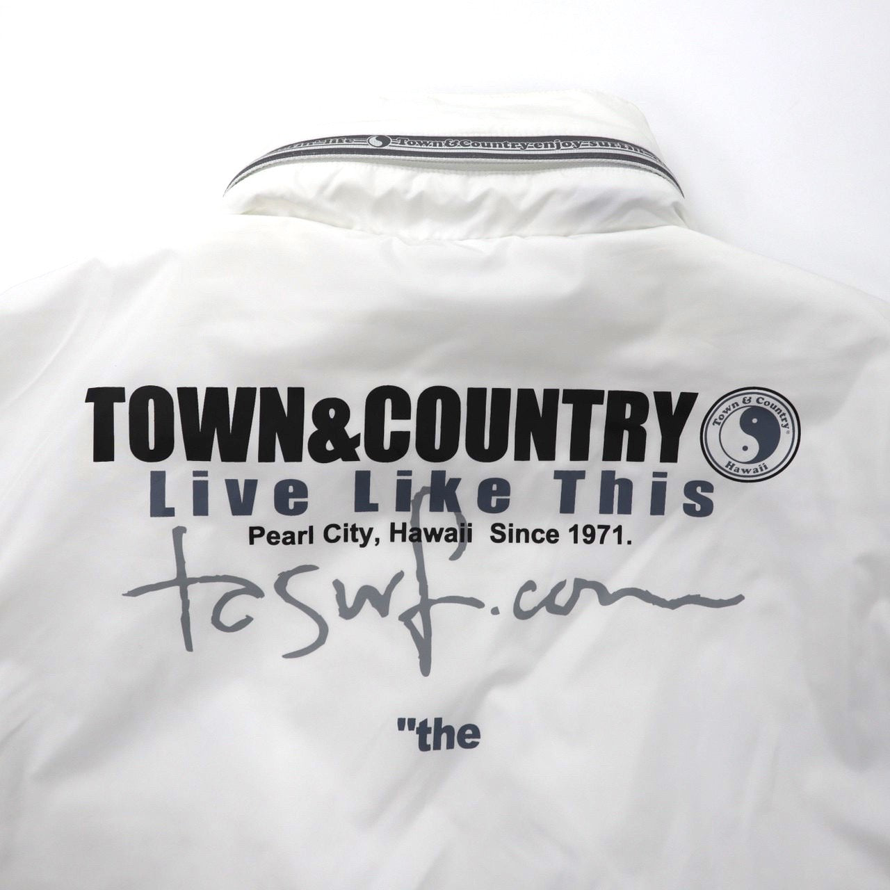 TOWN & COUNTRY WINDBREAKER Setup M White Logline Back Print 00s