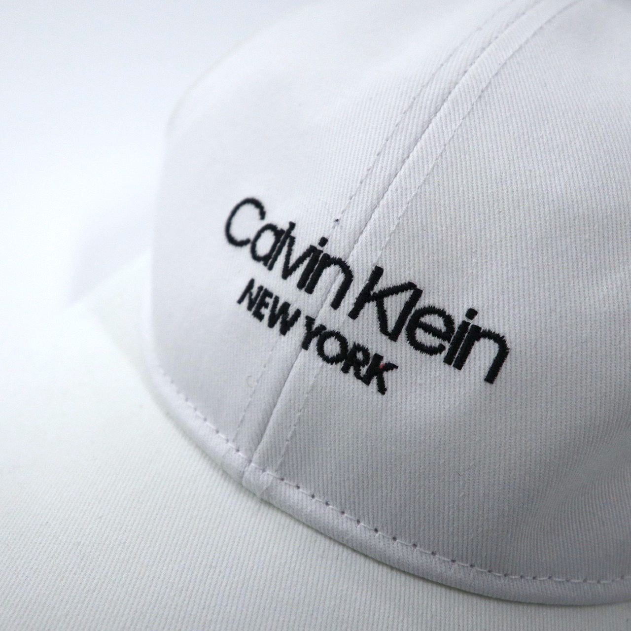 Calvin Klein ベースボールキャップ ONE ホワイト コットン ロゴ刺繍