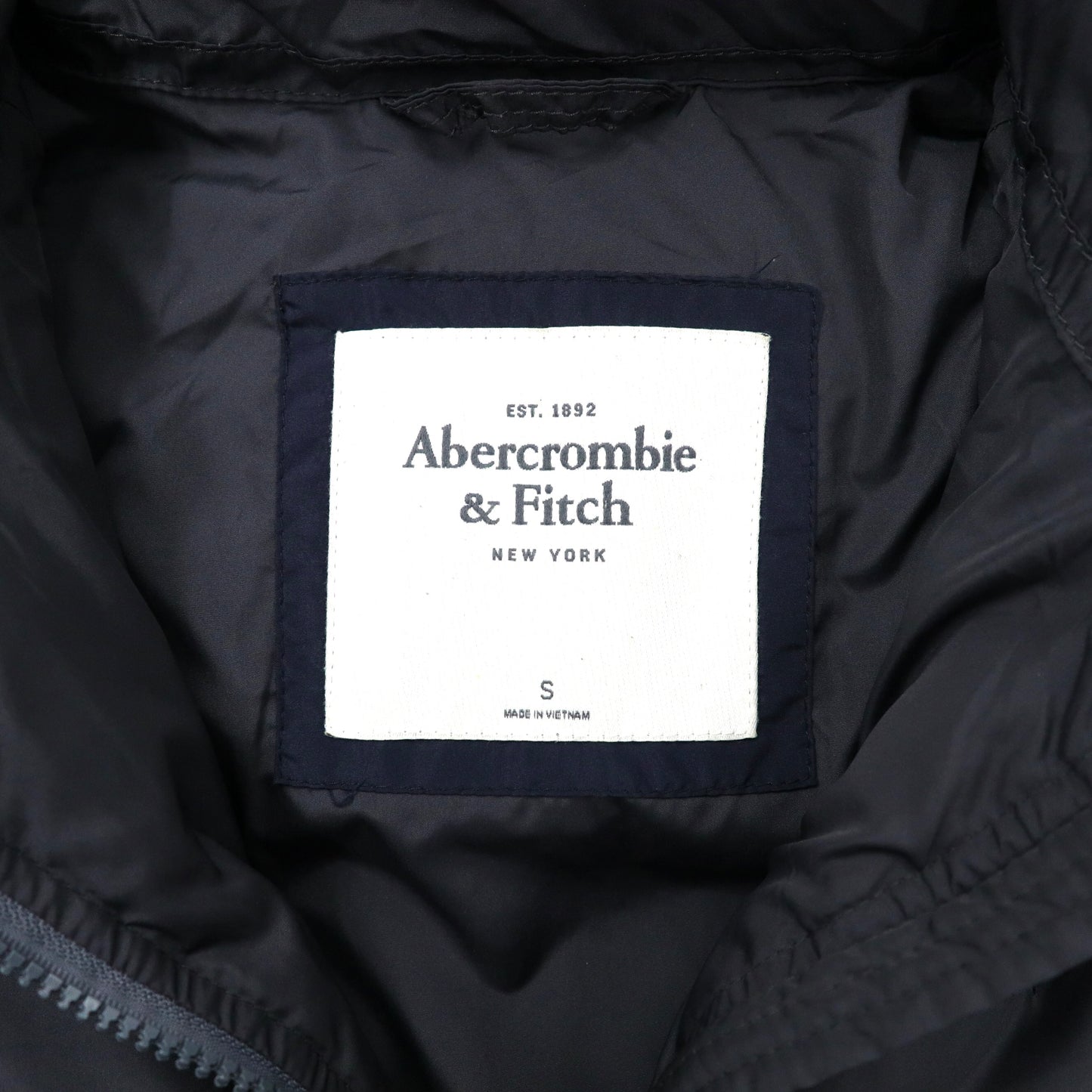 Abercrombie & Fitch ダウンジャケット S グレー ポリエステル ダブルジップ ワンポイントロゴ刺繍